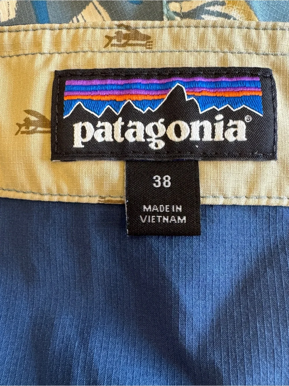 Patagonia Mens‎ Wavefarer Board Shorts Size 38 Floral Swim Trunks Tropical Beach